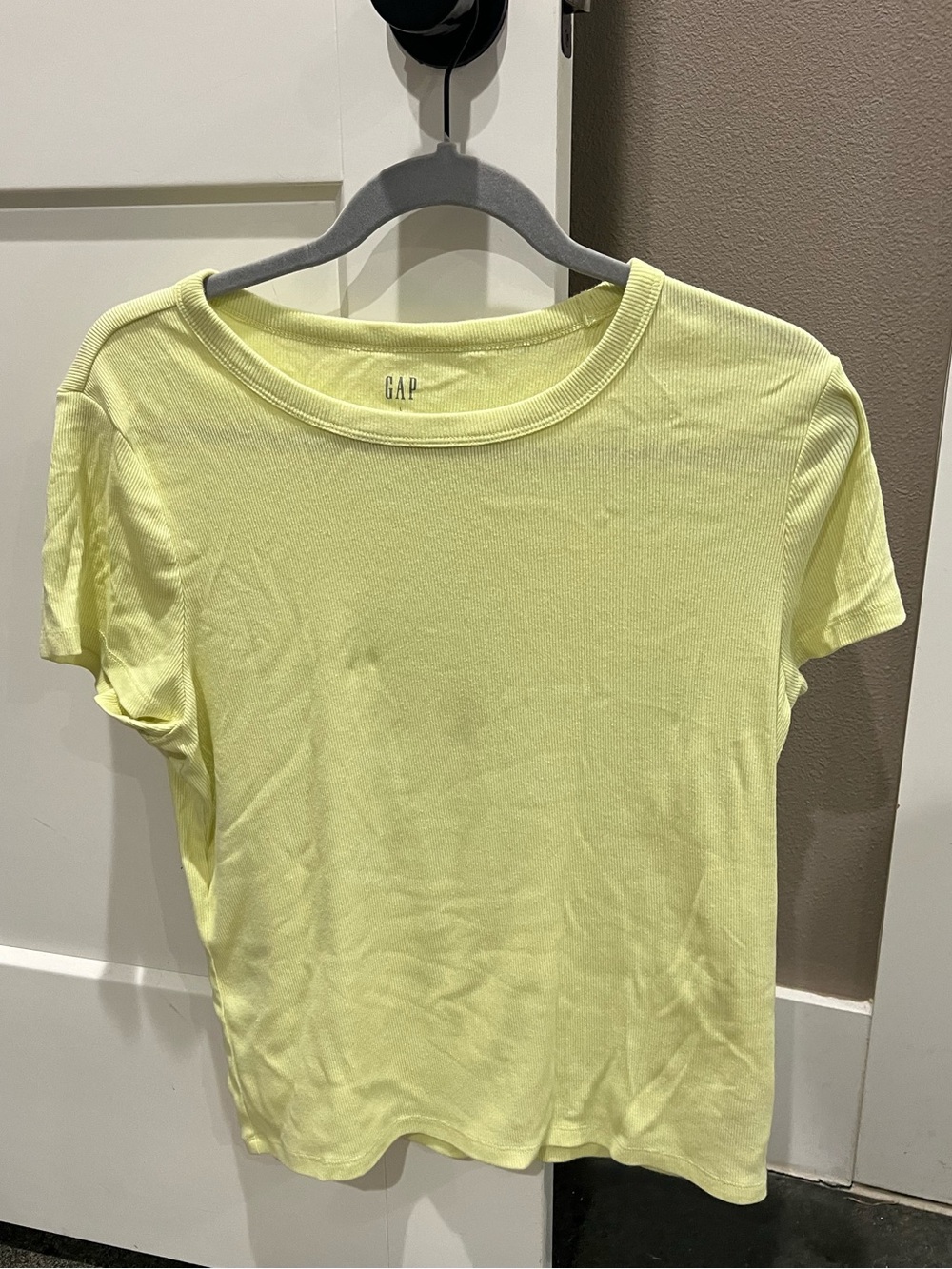 GAP women’s Light Yellow Short Sleeve Rib Tee